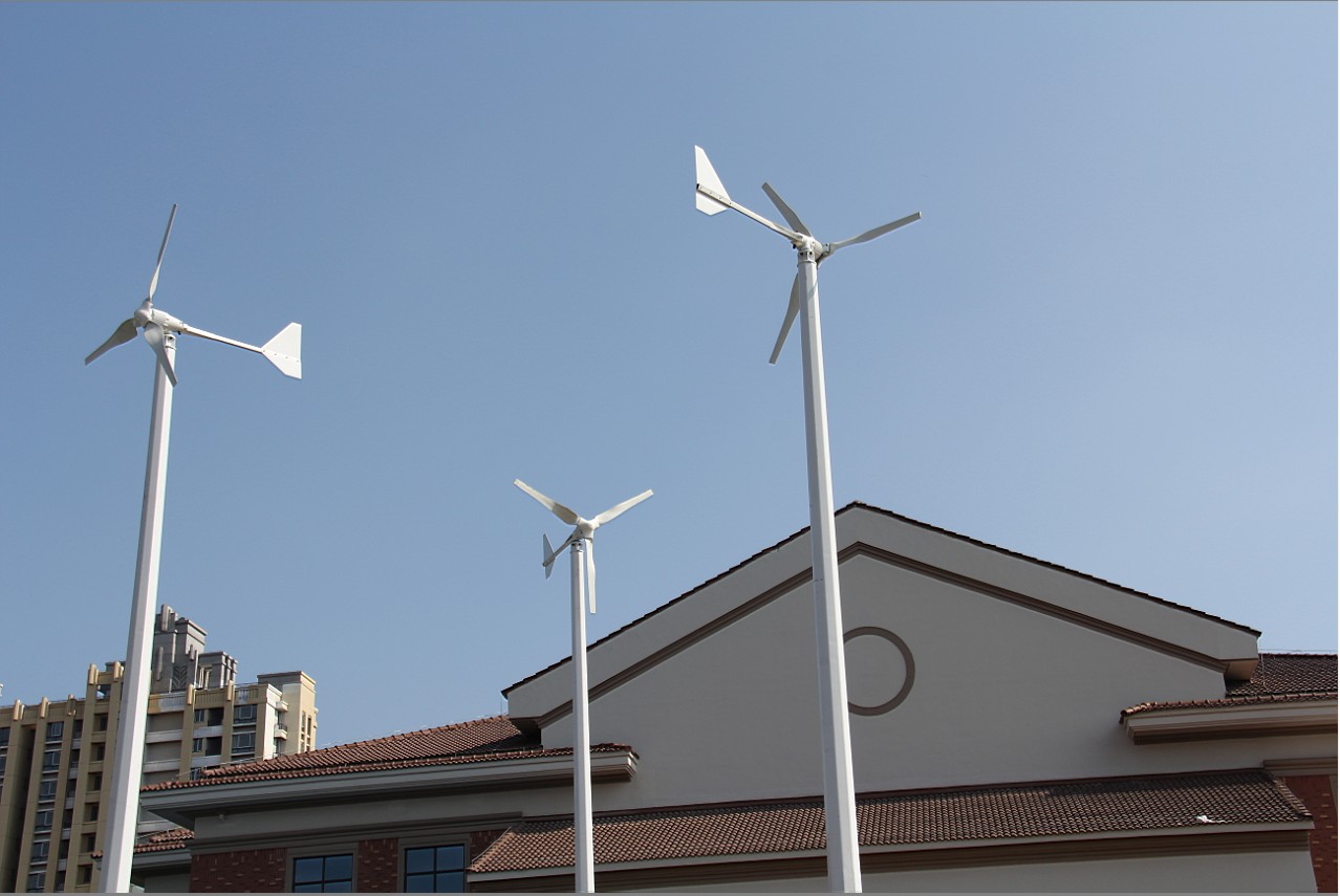太陽能風(fēng)力發(fā)電控制器現(xiàn)場